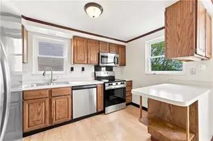 1134 Cardinal Dr, Scott Township, PA 15243 - Photo 9