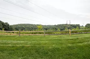 129 Park Crest Ln, Center Township, PA 16001 - Photo 19