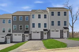 129 Bella Vis Dr, Pittsburgh, PA 15236 - Photo 1