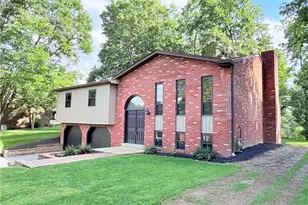 4106 Lee Manor Dr, Hampton, PA 15101 - Photo 1