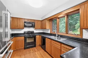 267 Kinvara Dr, Ross Twp, PA 15237 - Photo 13