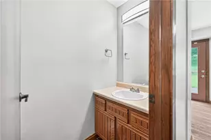267 Kinvara Dr, Ross Twp, PA 15237 - Photo 17