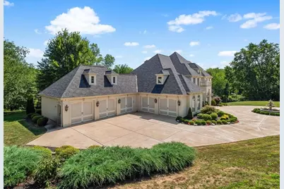 108 Carriage Hill Drive, Adams Township, PA 16046 - Photo 5