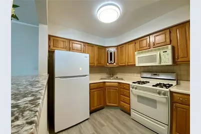 701 College Park Dr #10, Moon/Crescent Twp, PA 15108 - Photo 5