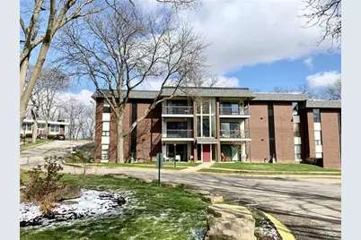 701 College Park Dr #10, Moon/Crescent Twp, PA 15108 - Photo 1