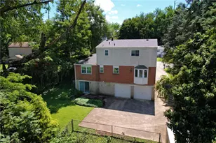 121 Knoll Dr, Pittsburgh, PA 15147 - Photo 11