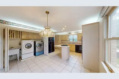 240 William Dr, North Strabane, PA 15317 - Photo 7