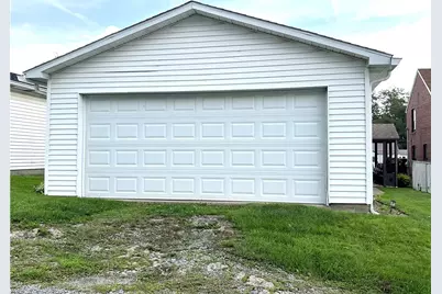 2207 Delaware Ave, New Castle, PA 16105 - Photo 29