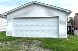 2207 Delaware Ave, New Castle, PA 16105 - Photo 29
