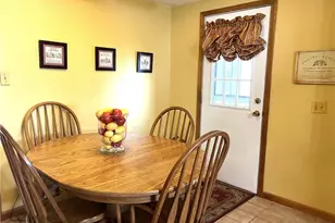 2207 Delaware Ave, New Castle, PA 16105 - Photo 5