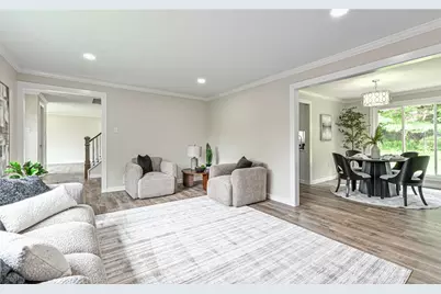 10022 Oakridge Dr, Pittsburgh, PA 15090 - Photo 3