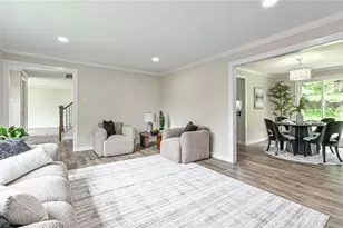 10022 Oakridge Dr, Pittsburgh, PA 15090 - Photo 3