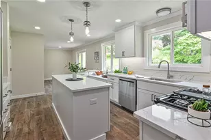 10022 Oakridge Dr, Pittsburgh, PA 15090 - Photo 5