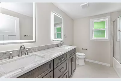 10022 Oakridge Dr, Pittsburgh, PA 15090 - Photo 9