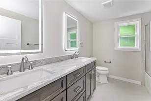 10022 Oakridge Dr, Pittsburgh, PA 15090 - Photo 9
