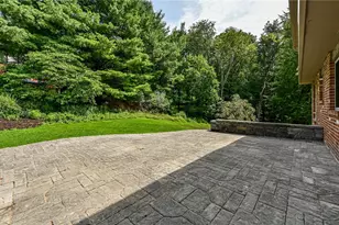 10022 Oakridge Dr, Pittsburgh, PA 15090 - Photo 13