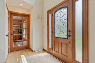 721 Stonebridge Dr, North Huntingdon, PA 15642 - Photo 5