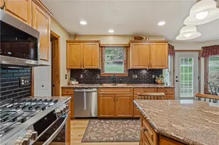 721 Stonebridge Dr, North Huntingdon, PA 15642 - Photo 19