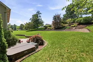 721 Stonebridge Dr, North Huntingdon, PA 15642 - Photo 41