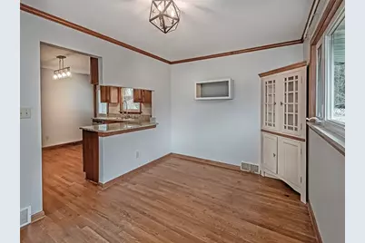 1460 Mohican Dr, Pittsburgh, PA 15228 - Photo 7