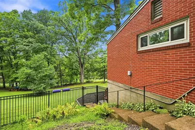 1557 Kuhlview Drive, Pittsburgh, PA 15237 - Photo 41