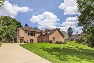 9731 Harmony Dr, Pittsburgh, PA 15237 - Photo 5