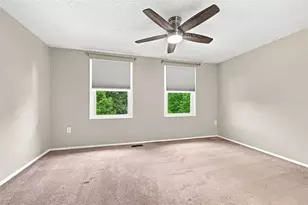902 Lynwood, Cranberry Township, PA 16066 - Photo 17