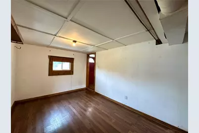 509 Deemer Ave, Ellport, PA 16117 - Photo 9