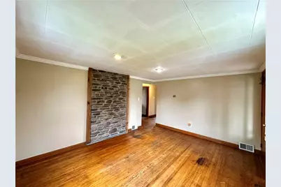 509 Deemer Ave, Ellport, PA 16117 - Photo 17