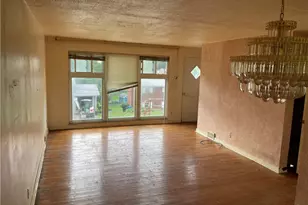 543 Lucia Dr, Wilkins Township, PA 15221 - Photo 7