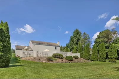 204 Trillium Dr, Cranberry Township, PA 16066 - Photo 3