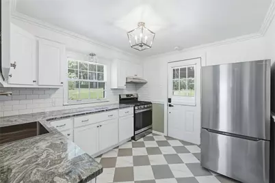 1417 Neshannock Blvd, New Castle, PA 16105 - Photo 9