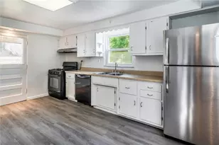 615 Beltzhoover Ave, Pittsburgh, PA 15210 - Photo 11