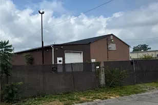 610 New York Ave, Rochester, PA 15074 - Photo 1