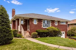 1722 Worcester Dr, Scott Township, PA 15243 - Photo 3