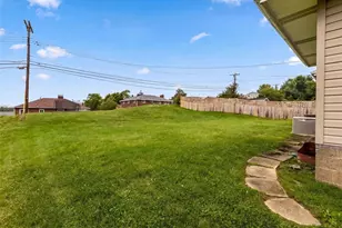 1722 Worcester Dr, Scott Township, PA 15243 - Photo 31