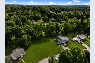 128 Lansdowne Dr, Moon/Crescent Twp, PA 15108 - Photo 5