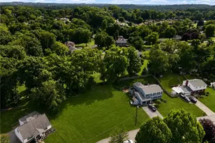 128 Lansdowne Dr, Moon/Crescent Twp, PA 15108 - Photo 5