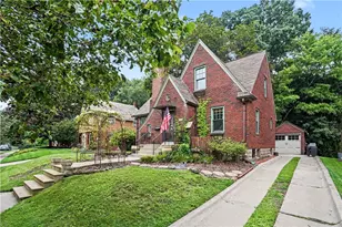726 Harden Dr, Ross Twp, PA 15229 - Photo 3