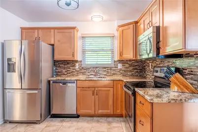 155 Thorndale Dr, Chippewa Township, PA 15010 - Photo 7