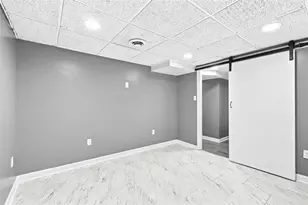 5761 Library Rd, Bethel Park, PA 15102 - Photo 23