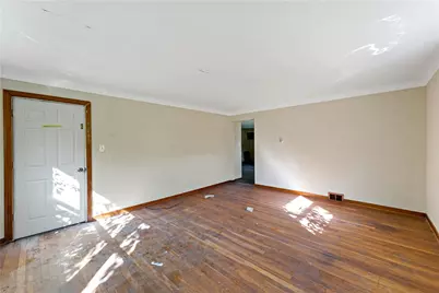 2443 Racetrack Rd, New Stanton, PA 15672 - Photo 11
