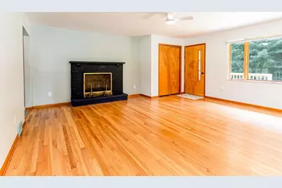 217 Edgewood Ave, Aliquippa, PA 15001 - Photo 17