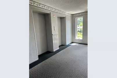 2160 Greentree Rd #400W, Scott Township, PA 15220 - Photo 5