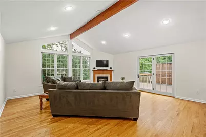 194 Parkridge Lane, Pittsburgh, PA 15228 - Photo 9
