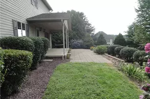 104 Spring Ridge Dr, Center Township, PA 16001 - Photo 3