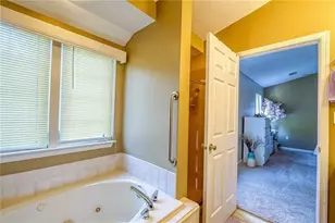 8506 Club Side Dr, Adams Township, PA 16046 - Photo 19