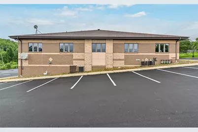 660 Pellis Rd, Hempfield Township, PA 15601 - Photo 5