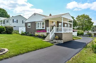 717 June Lee St, Ellwood City, PA 16117 - Photo 1
