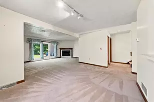 701 Forest Edge Ct, Pittsburgh, PA 15090 - Photo 5